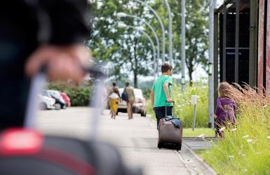 travelling alone with child netherlands