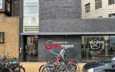 Een foto van het gebouw van het International Welcome Center North in Groningen.